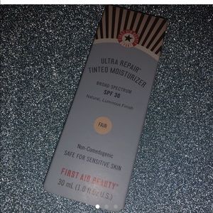 First aid beauty tinted moisturizer